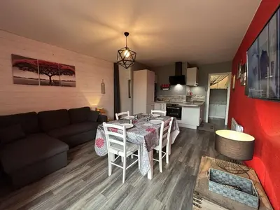 Coin salon dans l'établissement Appartement moderne 4 pers. avec parking à Saint-Hilaire-de-Riez - FR-1-224C-358