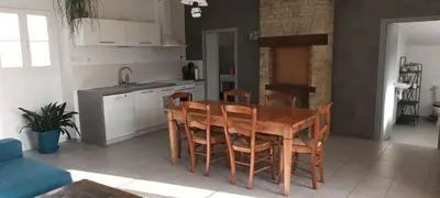 Cuisine ou kitchenette dans l'établissement Charmante fermette 6 personnes st jean de monts