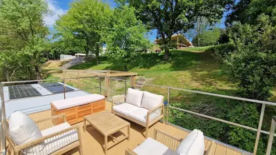 Jardin de l'établissement Bateau logement tout confort, vue magique!