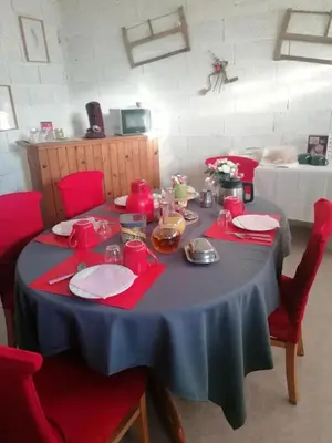 Cuisine ou kitchenette dans l'établissement La Maison des Amis