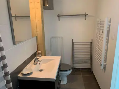 Salle de bains dans l'établissement La Grisot de la mer Saint Hilaire