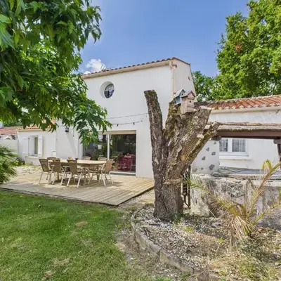 Belle et spacieuse maison au calme pour 8