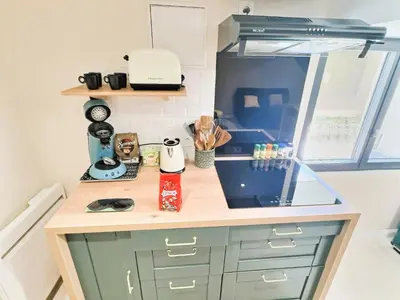 Cuisine ou kitchenette dans l'établissement Studio cosy refait à neuf - proche aéroport et tram