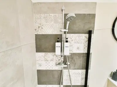 Salle de bains dans l'établissement Studio cosy refait à neuf - proche aéroport et tram