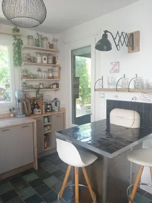 Cuisine ou kitchenette dans l'établissement Maison au calme en bord de mer