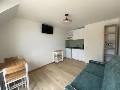 Cuisine ou kitchenette dans l'établissement Saint Marc sur Mer, studio neuf vue mer, plage au pied du studio
