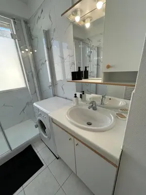 Salle de bains dans l'établissement Appartement centre ville et proche mer