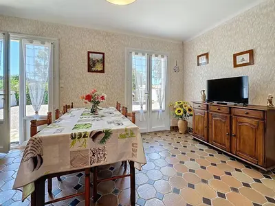 Télévision ou salle de divertissement dans l'établissement Holiday Home Ryff by Interhome