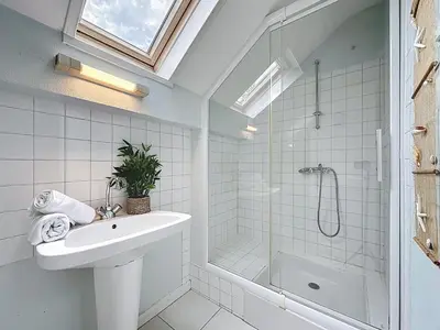 Salle de bains dans l'établissement Holiday Home Ker Madeleine by Interhome