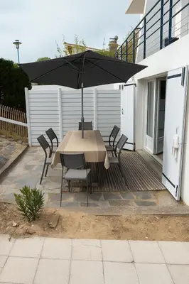 Balcon ou terrasse dans l'établissement Appartement rénové avec terrasse très bien situé
