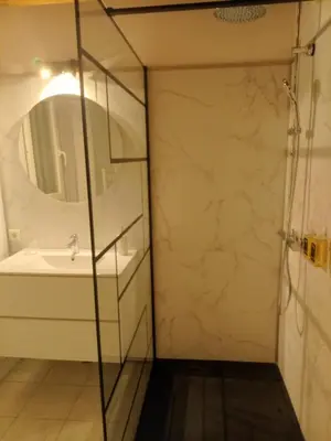 Salle de bains dans l'établissement cocon secret
