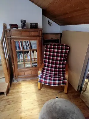 Bibliothèque dans l'appartement