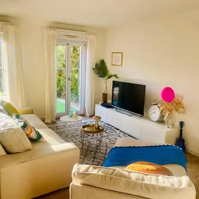 Maison au calme avec jardin proche tram