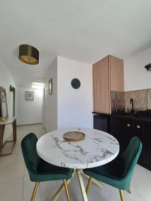 Plan de l'établissement La longère du Moulin, logement T2 indépendant tout équipé avec cuisine, parking individuel avec portail, salon de jardin, belle grande chambre