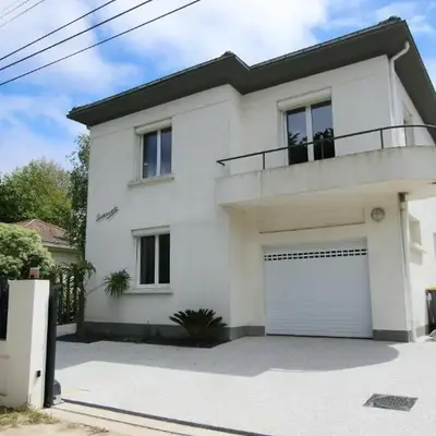 MAISON BORD DE MER 8 PERS Loumasuzde