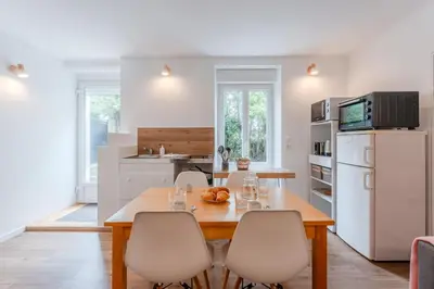Cuisine ou kitchenette dans l'établissement L'Acacia - Maison pour un séjour serein à Nantes
