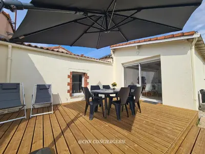 Balcon ou terrasse dans l'établissement Maison du Puy avec jardin clos, 4 min Puy duFou