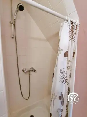Salle de bains dans l'établissement Gite des Mazures
