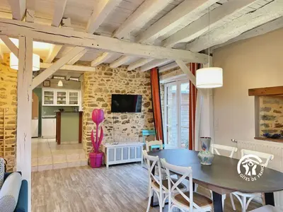 Télévision ou salle de divertissement dans l'établissement Gite des Mazures