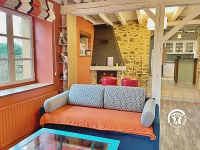 Coin salon dans l'établissement Domaine des Mazures, 17 personnes