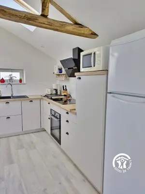 Cuisine ou kitchenette dans l'établissement Gîte Les mésanges, jusqu'à 6 personnes