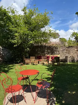 Jardin de l'établissement Villa Le Zéphyr - Charme, confort et tranquillité à 200m de l'océan