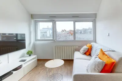 Télévision ou salle de divertissement dans l'établissement Nantes Center Flat 4 persons