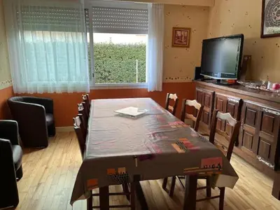 Télévision ou salle de divertissement dans l'établissement Maison Proche Mer Tout Confort 6 couchages Saint Brevin l'Océan