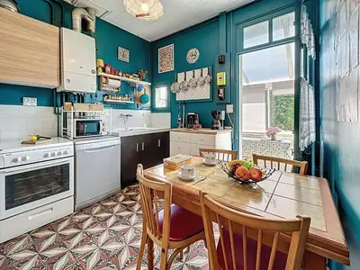 Cuisine ou kitchenette dans l'établissement Holiday Home L'Escale by Interhome