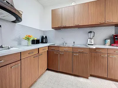 Cuisine ou kitchenette dans l'établissement Holiday Home Les Volets Bleus by Interhome