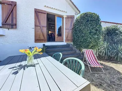 Jardin de l'établissement Holiday Home Les Ajoncs by Interhome
