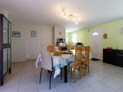 Cuisine ou kitchenette dans l'établissement Holiday Home La Haute Musse by Interhome