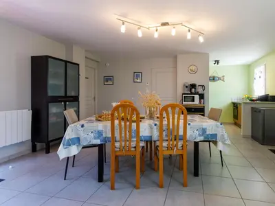 Cuisine ou kitchenette dans l'établissement Holiday Home La Haute Musse by Interhome