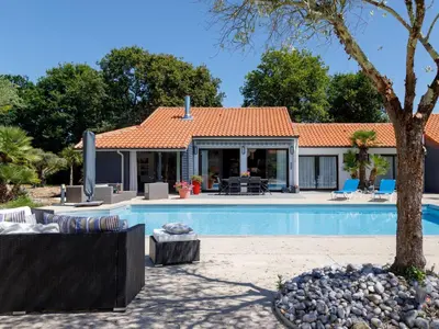 Piscine de l'établissement Villa Le Grand Large by Interhome ou située à proximité