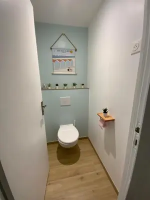 Salle de bains dans l'établissement NOUVEAU Appartement rénové Face à la Mer 70 m2 de confort et de Charme à Saint Jean de Monts