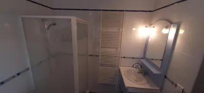 Salle de bains dans l'établissement Location tout confort 4 à 6 pers Idéal pour une famille