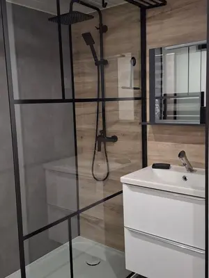Salle de bains dans l'établissement Appartement neuf proche Nantes avec parking