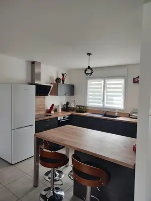 Cuisine ou kitchenette dans l'établissement Maison 3 chambres