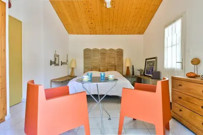 Coin salon dans l'établissement 500 m de la plage - jardin - maison pour 6