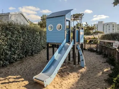 Aire de jeux pour enfants de l'établissement Mobil home spacieux 6 pers, terrasse - API-1-52-507