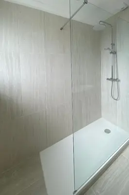 Salle de bains dans l'établissement Luxury modern renovated and cozy 2 bedroom Garage-Madeleine
