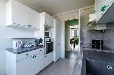 Cuisine ou kitchenette dans l'établissement La Belle Étape - Grand T5 à Cholet