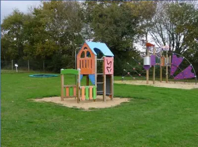 Aire de jeux pour enfants de l'établissement Mobilhome 2 sdb, barbecue, proche mer, piscine
