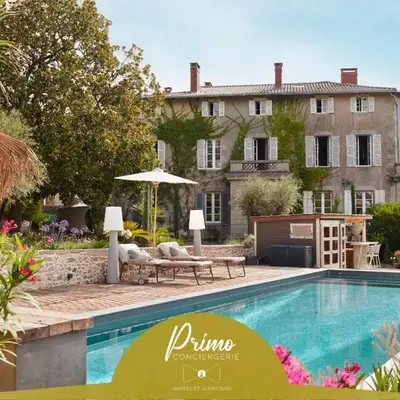 Villa Po'Strophe - Bâtiment classé avec piscine