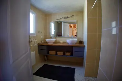 Salle de bains dans l'établissement La Galidolle, au calme à 5 minutes de la plage