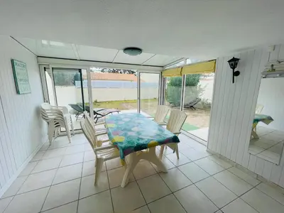 Balcon ou terrasse dans l'établissement Maison 200m plage rue pietonne