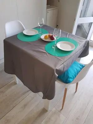 Plan de l'établissement Studio pour 2, lumineux, 300m de la plage et vue sur mer