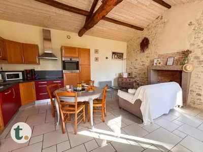 Cuisine ou kitchenette dans l'établissement Tranquiloue - Calme & Charme - 17min du Puy du Fou