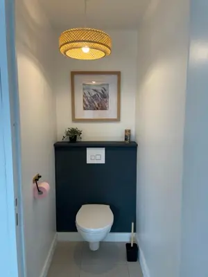 Salle de bains dans l'établissement Maison en campagne