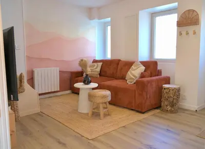 Coin salon dans l'établissement Les Dunes, cosy et chaleureux